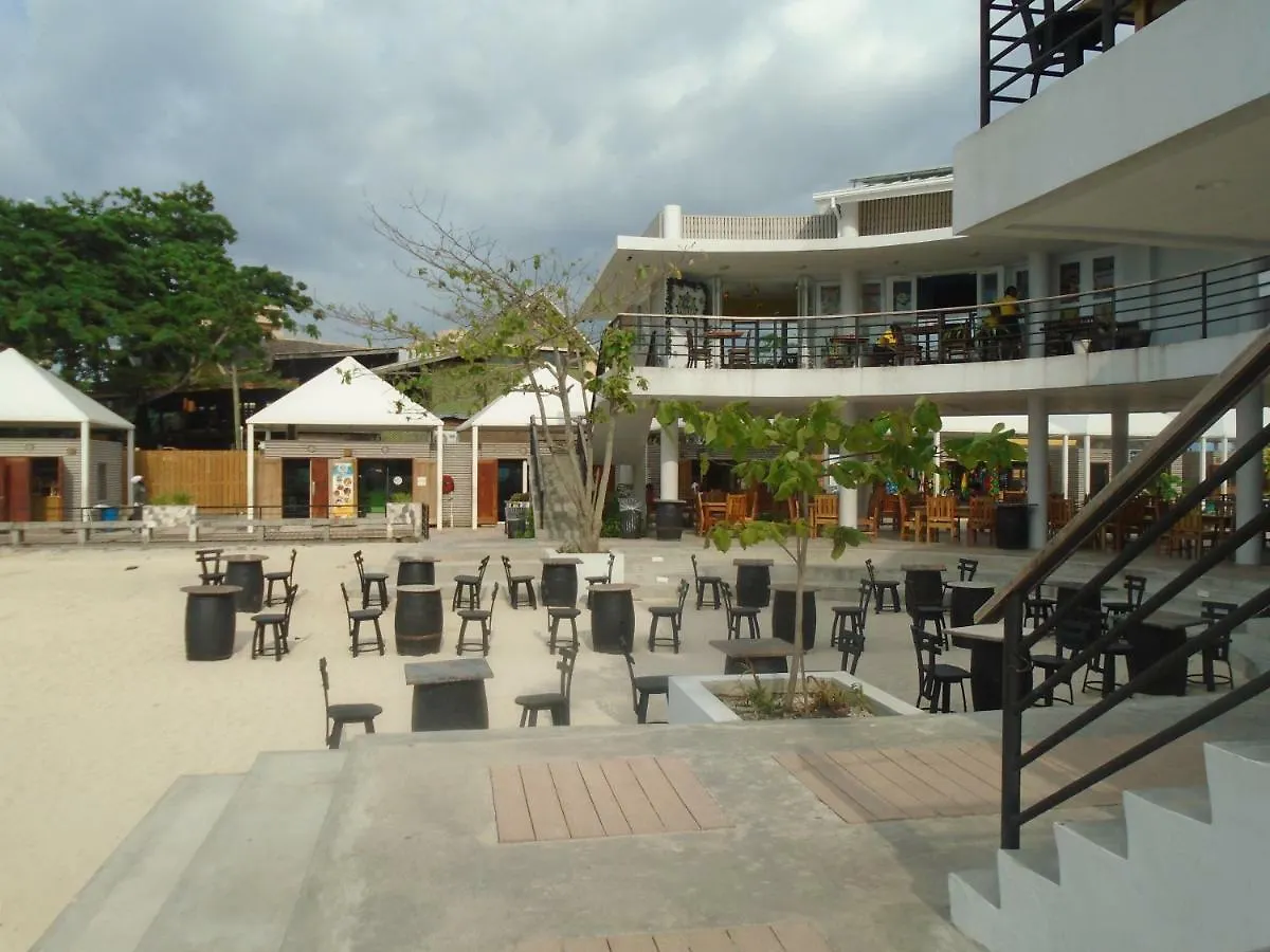 Columbus Heights Condominiums Ocho Rios Apartment